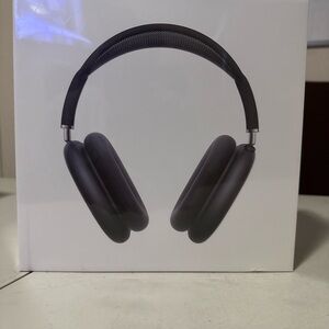Apple Over-Ear Headphones - Black